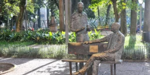 Monumento dos poetas na Praça da Alfândega ganhará novo livro, por Felipe Falero