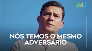 Moro acena a Bolsonaro na tentativa de atrair eleitorado antipetista no Paraná, por Julia Noia/O Globo