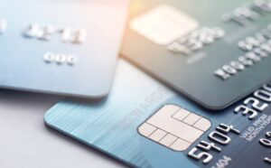 Decisão suspende ações sobre validade de contratos de cartão de crédito consignado