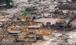 Tragédia em Mariana: defesa dos atingidos aponta erros de mineradoras. Julgamento começou nesta segunda-feira (21) na Justiça britânica