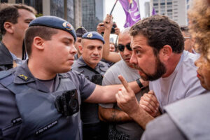 Militantes do PSOL agridem adolescente do MBL, e PM tenta deter Boulos em SP, por Artur Rodrigues e Juliana Braga/Folha de São Paulo