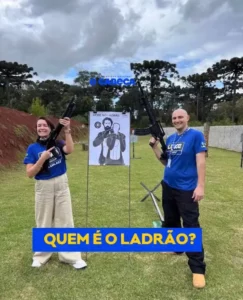 Empresário bolsonarista pratica tiro ao alvo com imagem de Lula, por Rafael Moraes Moura/O Globo