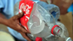 COP27: patrocínio da Coca-Cola à cúpula ambiental gera onda de críticas; da BBC