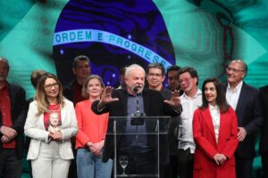 Empresários querem definição clara de Lula sobre política econômica antes de declarar apoio, por Fernanda Guimarães e Fernando Scheller/O Estado de São Paulo