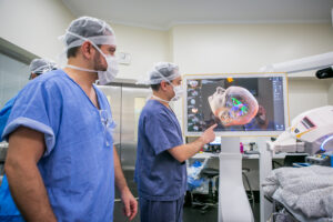 Porto Alegre: Hospital Moinhos de Vento realiza primeira cirurgia cerebral com uso de robô