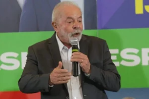 Lula ataca “jogo rasteiro” de Bolsonaro e o chama de “homem sem alma”, por Fabio Leite/Metrópoles