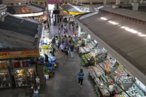 Porto Alegre: Abertura do Mercado aos domingos exigirá rearranjo de jornadas, alerta associação, por Maria Amélia Vargas/Jornal do Comércio