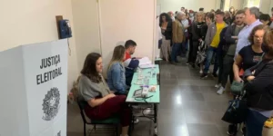 Biometria e longas filas marcam 1º turno das eleições no Rio Grande do Sul; Correio do Povo