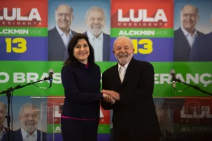 Lula sugere participação de Tebet em eventual governo, por Malu Mões e Sérgio Roxo/O Globo