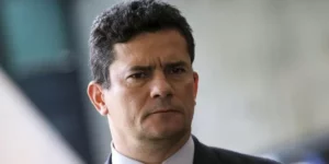 Paraná: Sergio Moro é eleito senador. Ex-ministro supera o deputado federal Paulo Martins (PSDB) e o senador Álvaro Dias (Podemos), que perde a cadeira no Legislativo pela primeira vez desde 1999; do Correio do Povo