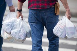 Porto Alegre: Projeto proíbe comércio de fornecer sacolas plásticas