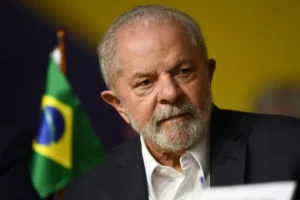 Exames de Lula apontam inflamação vocal por esforço e leucoplasia, por Adriana Dias Lopes/O Globo