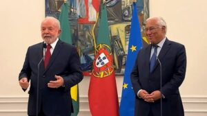 Em Portugal, Lula defende mudanças na ONU. Presidente eleito também reforçou compromissos ambientais