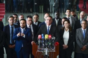 Em 1° pronunciamento após eleição, Bolsonaro não reconhece derrota, por Mariana Costa, Mayara Oliveira e Flávia Said/Metrópoles