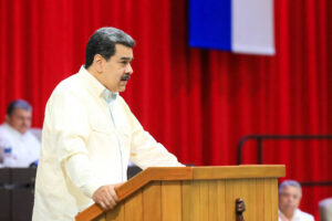 Maduro entrega atas eleitorais do seu partido à Justiça da Venezuela. Informação foi divulgada pelo próprio presidente venezuelano