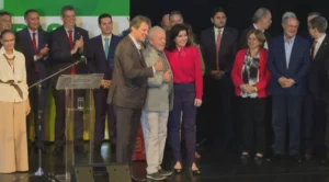 Lula anuncia últimos 16 ministros, confirma Tebet e Marina e dá pastas a MDB, PSD e União Brasil. Cada um dos três partidos de Centro ficou com três ministérios; PDT ficou com Previdência; por Felipe Frazão e Lauriberto Pompeu/ Estadão