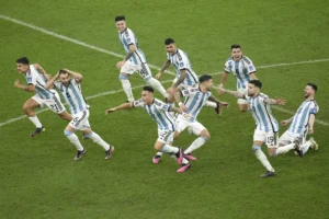 Argentina campeã mundial! A coroação do orgulho: a equipe de Messi conquistou a melhor final da história e conquistou uma vaga no paraíso do futebol, por Diego Morini/La Nacion