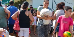 Natal Solidário distribui 14 toneladas de alimentos a 1,1 mil famílias em Porto Alegre, por Felipe Faleiro/Correio do Povo