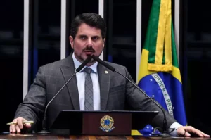 Marcos do Val diz que Bolsonaro fez pressão por golpe de Estado e renuncia a mandato como senador/O Estado de São Paulo