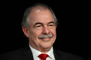 BNDES diz que sócios têm capital para salvar a Americanas. 'Não vamos voltar a ser hospital de empresa', diz Mercadante, por Letycia Cardoso/O Globo