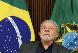 Lula avalia reajustar faixa de isenção do IR para quem ganha até 2 salários mínimos, por Manoel Ventura/O Globo