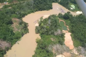 Militares centralizam plano contra garimpo em terras indígenas, por Tainá andrade e Vinícius Dória/Correio Braziliense