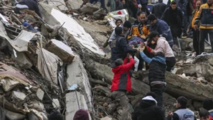 Cerca de 23 milhões de pessoas podem ter sido atingidas pelo terremoto na Turquia e na Síria, diz OMS, da RFI