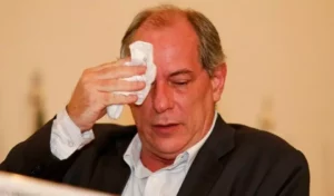 Justiça penhora imóvel de Ciro para indenizar Fernando Holiday, por Francine Marquez/Diário do Poder