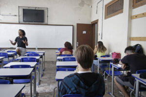 Retorno às aulas movimenta escolas estaduais em Porto Alegre, por Bárbara Lima/Jornal do Comércio