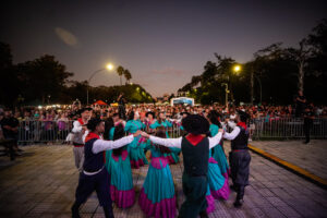 Porto Alegre: Baile da Cidade leva milhares de pessoas ao Parque da Redenção