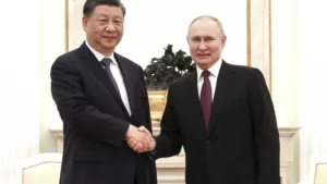 Putin elogia Xi Jinping por posição “equilibrada” sobre Ucrânia e diz que considerou plano de paz chinês; da RFI
