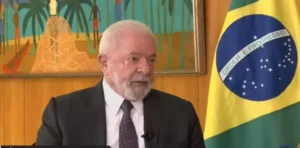 Lula busca prêmio internacional para ‘apagar’ História, por Cláudio Humberto/Diário do Poder