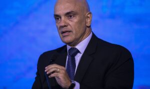 Moraes mantém prisão de 294 acusados por atos antidemocráticos