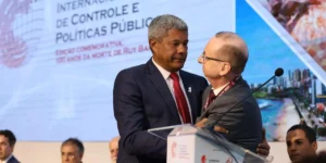 Presidente da Atricon faz fala de carinho aos baianos em congresso em Salvador, por Taline Oppitz/Correio do Povo