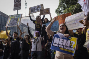 Ministro confirma suspensão de cronograma do novo ensino médio, mas refuta revogação, por Paulo Saldaña/Folha de São Paulo