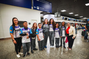 Porto Alegre: Alunos da única escola brasileira a disputar o mundial de robótica embarcam para os Estados Unidos