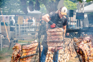 Expochurrasco recebe 4 mil pessoas e oficializa selo Porto Alegre, Capital Mundial do Churrasco