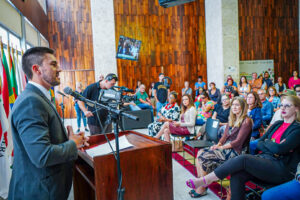 Coordenada por Adão Pretto, Frente Parlamentar vai conscientizar homens pelo fim da violência contra as mulheres