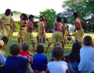 Tribo dos índios Mbyás Guaranis da Estiva e Quinta da Estância promovem projeto pedagógico interativo que valoriza e ensina a cultura indígena para crianças e adolescentes