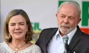 Gleisi para Ciro Nogueira: 'Lula está reconstruindo o que vocês destruíram'/Estado de Minas