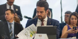 RS: Fecomércio-RS lança abaixo-assinado contra decretos de Eduardo Leite que aumentam a carga tributária de diversos alimentos