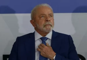 Lula diz na TV que recompor as conquistas perdidas pelo trabalhador é prioridade, por or Eliane Oliveira /O Globo