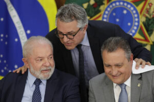 Lula cobra ministro, e 1ª derrota no Congresso expõe recados e legião de infiéis, por Ranier Bragon, Danielle Brant e Matheus Teixeira/Folha de São Paulo