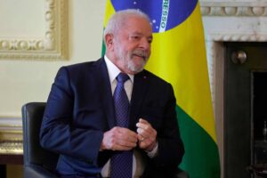 'Está louco?', 'não tem compromisso com o Brasil', diz Lula sobre Campos Neto, por Ivan Finotti/Folha de São Paulo