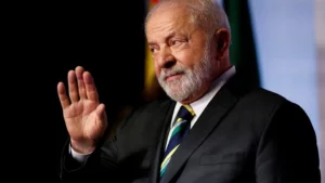 Em conversa com Putin, Lula rejeita visita à Rússia, mas defende diálogo com Moscou e Kiev; da RFI