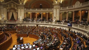 Parlamento português deve aprovar versão final de projeto que descriminaliza eutanásia, da RFI