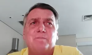 Presidente de honra do PL, Bolsonaro diz estar 'meio aposentado' da política, por Kathlen Barbosa;O Globo