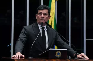 Moro quer audiência com líder da oposição a Maduro para falar sobre violações/Revista Oeste