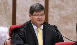 TRF4: Marcos Roberto Araújo dos Santos toma posse como desembargador