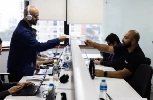 ‘Quintou!’: empresas brasileiras adotam semana de quatro dias sem cortar salários e ainda produzem mais, por Ana Flávia Pilar/O Globo